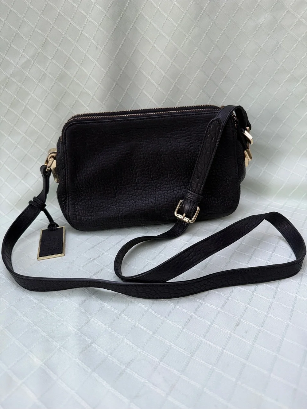 Vintage Vince Camuto Classic Black Pebbled Leather Crossbody Bag/Gold Hardware